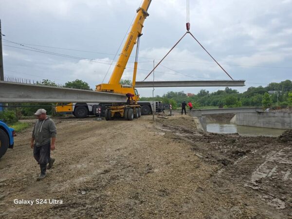 La Niculești se lucrează în ritm susținut la noul pod pe DC 159 În comuna Niculești este în plin proces de execuție un proiect de construire a unui nou pod pe DC 159, care are ca obiectiv