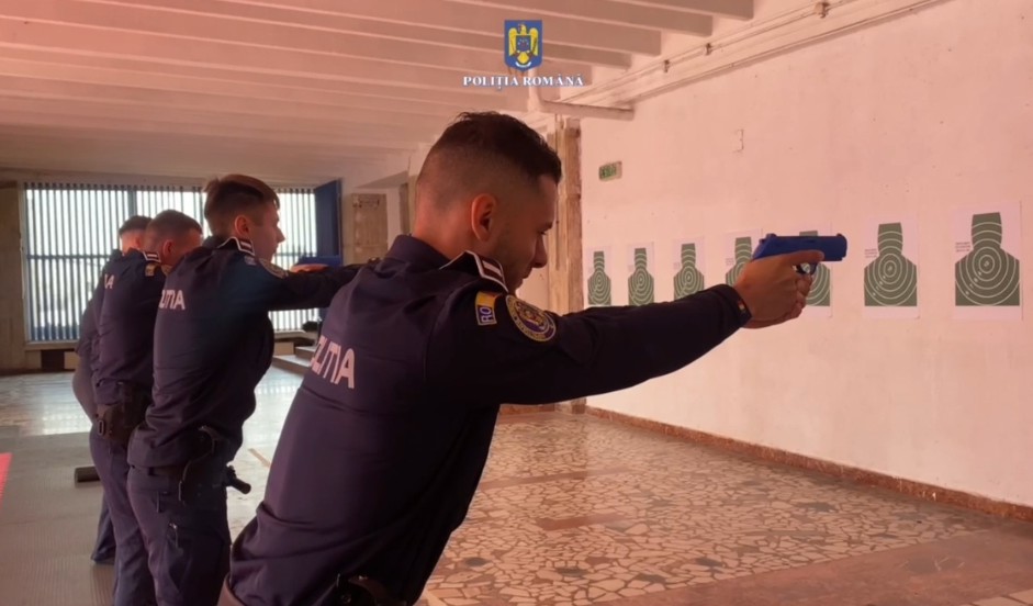 Cinci agenți de poliție, proaspăt absolvenți ai Școlii de Agenți de Poliție “Vasile Lascăr” din Câmpina, s-au alăturat colectivului Inspectoratului de Poliție Județean Dâmbovița.