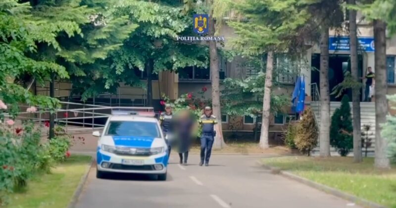 Fals inspector ANPC în județul Dâmbovița pretindea mită de la administratorii magazinelor pe care le verifica Polițiștii din cadrul Secției nr. 13 Poliție Rurală Titu au fost sesizați prin SNUAU 112 de către o femeie cu privire la faptul că are un conflict cu o persoană la un magazin.