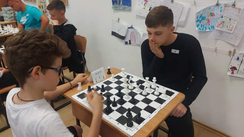 Concursul județean „Prietenii Șahului”: O Zi plină de strategie și pasiune pentru jocul minții Vineri, 14 iunie 2024, a avut loc cea de-a V-a ediție a concursului județean "Prietenii Șahului", desfășurat la Școala Gimnazială Valea