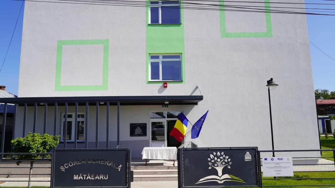 Din comuna Mătăsaru, județul Dâmbovița, vine o veste minunată pentru comunitatea locală și mai ales pentru cei mici: ieri a avut loc inaugurarea noii școli din localitate.
