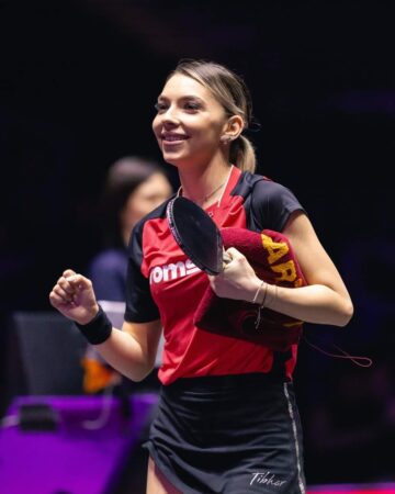 România obține o primă victorie spectaculoasă la WTT Contender Zagreb 2024 Tricolora Bernadette Szocs a spart gheața în Croația, după un meci plin de suspans contra sportivei Yang Ha Eun, din Coreea de Sud.