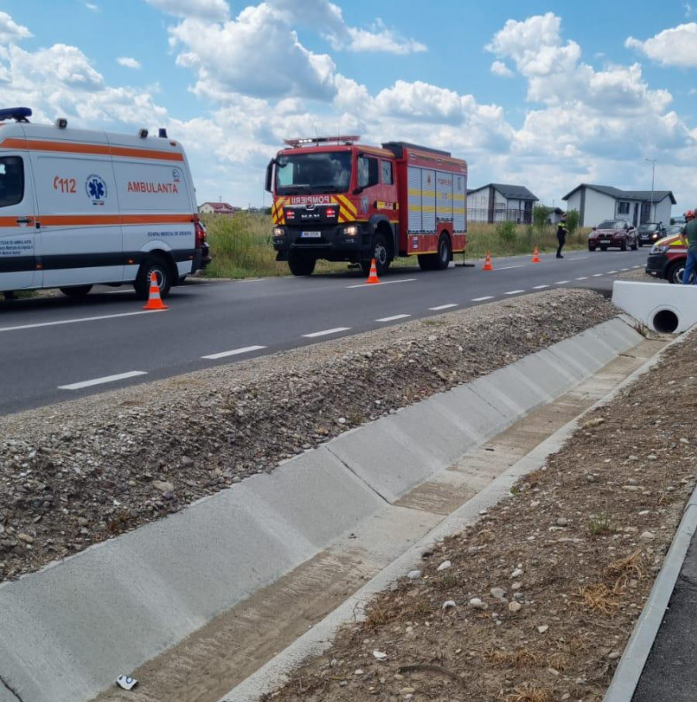 Pompierii au fost solicitați să intervină în cazul unui accident rutier petrecut în comona Comișani, sat Lazuri pe DJ711.