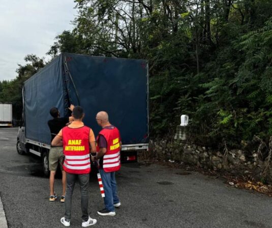 ANAF prin Direcția Generală Antifraudă Fiscală desfășoară ample acțiuni de control în trafic, inclusiv în județul Dâmbovița.