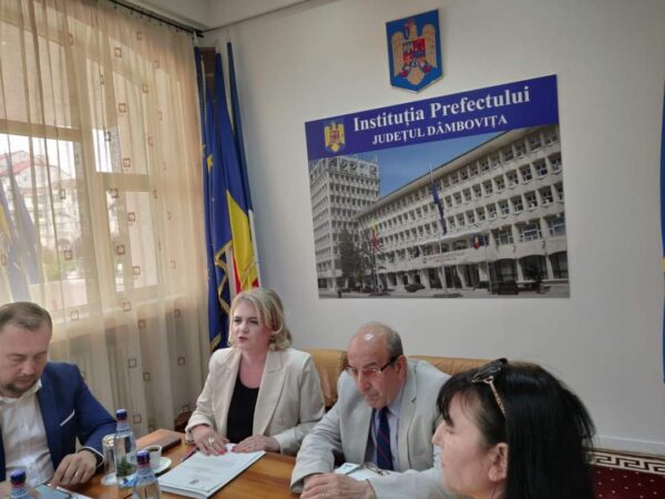 Recalcularea pensiilor în plină desfășurare la Casa de Pensii Dâmbovița La Casa de Pensii Dâmbovița activitatea de recalculare a pensiilor și cea de trimitere a deciziilor către beneficiari, este în plină desfășurare.
