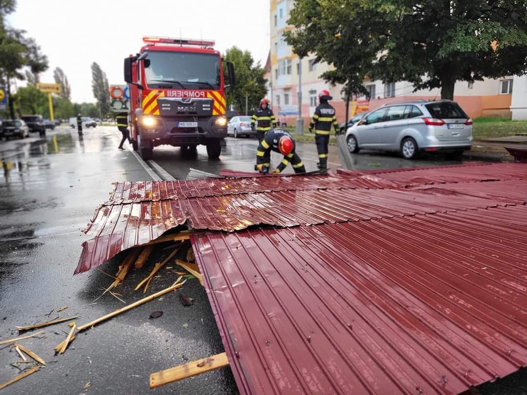 Atenție! De astăzi, 24 iulie, vin ploile, furtunile și grindina, fenomene meteorologice cu potențial sever în sud-estul, estul și sudul României, inclusiv în județul Dâmbovița.