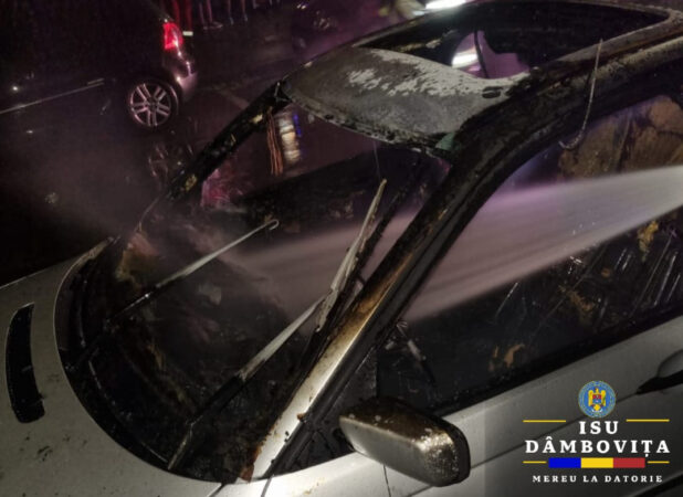 PANICĂ MARE: Incendiu la un autoturism pe strada Vlad Țepeș din municipiul Târgoviște Noaptea trecută, un incendiu a izbucnit la un autoturism pe strada Vlad Țepeș din municipiul Târgoviște. Detașamentul de Pompieri Târgoviște