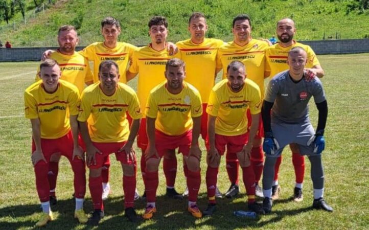 28 de echipe de fotbal s-au înscris în noua ediție de campionat la Liga 5, ediția 2024-2025 28 de echipe de fotbal din diverse localități din Dâmbovița au depus documentația pentru înscrierea în noua ediție de campionat la Liga 5, ediția 2024-2025.