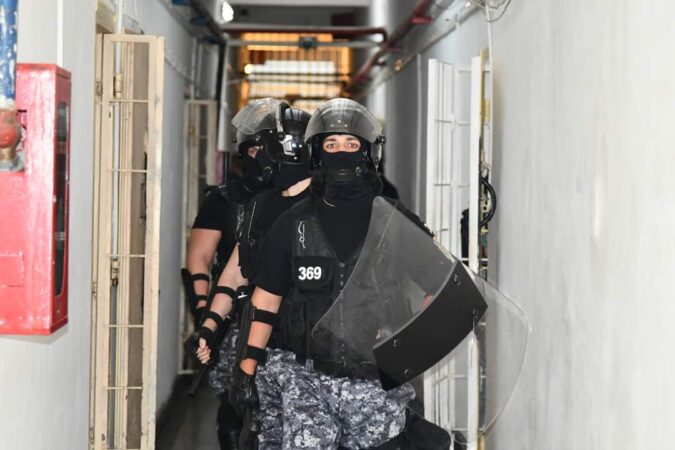 PERCHEZIȚII DE AMPLOARE ÎN PENITENCIARE, VIZITĂ O REȚEA DE TRAFICANȚI DE DROGURI Penitenciarul Mioveni a pledat în campanii de prevenire, a împărtășit povești triste de vieți și decizii greșite luate de tineri sub influența drogurilor.