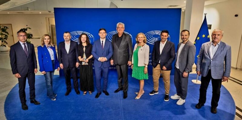 PSD este cel mai bine reprezentat partid politic din România la nivelul Parlamentului European. Începând de ieri, PSD deține următoarele funcții cheie: vicepreședinte al Parlamentului European-Victor Negrescu, președintele Comisiei pentru Dezvoltare Regională