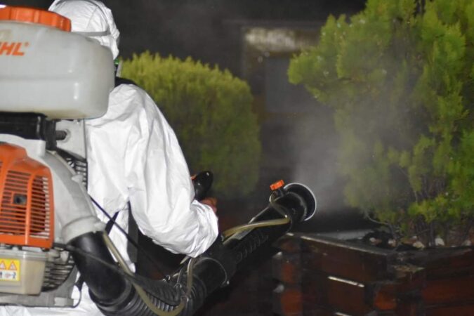 În patru sectoare din București au fost descoperiți țânțari purtători ai virusului West Nile, conform anunțului făcut de experții de la Institutul Cantacuzino.