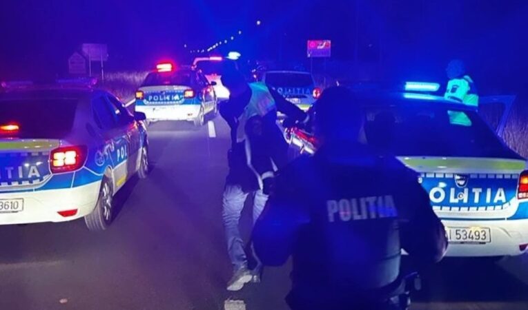 Bătaie ca în vestul sălbatic, un bărbat și două femei au fost reținuți În urma cercetărilor efectuate de polițiștii din cadrul Secției nr. 3 Poliție Rurală Butimanu, sub coordonarea unui procuror