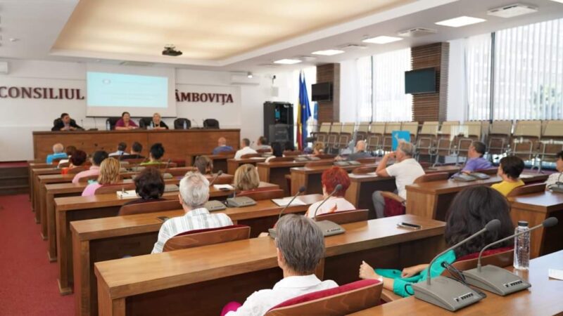 Prefectura Dâmbovița a organizat o sesiune de formare privind provocările administrației publice Prefectul județului Dâmbovița, Claudia Gilia, a organizat o sesiune de formare la Instituția Prefectului cu tema "Provocări actuale ale administrației publice".