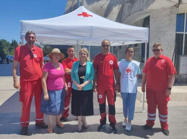 De 148 de ani, Crucea Roșie este în slujba românilor și a României În fiecare an, la data de 4 iulie, este marcată Ziua Crucii Roşii Române, aceasta fiind data la care, în 1876, s-a înfiinţat Societatea de Cruce Roşie