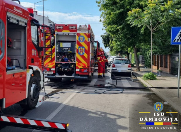 Incendiu la acoperișul unei clădiri din municipiul Târgoviște, pe strada Tudor Vladimirescu Pompierii dâmbovițeni au fost solicitați ieri, în jurul orei 16:32 , să intervină în cazul unui incendiu produs la acoperișul unei clădiri situate în municipiul