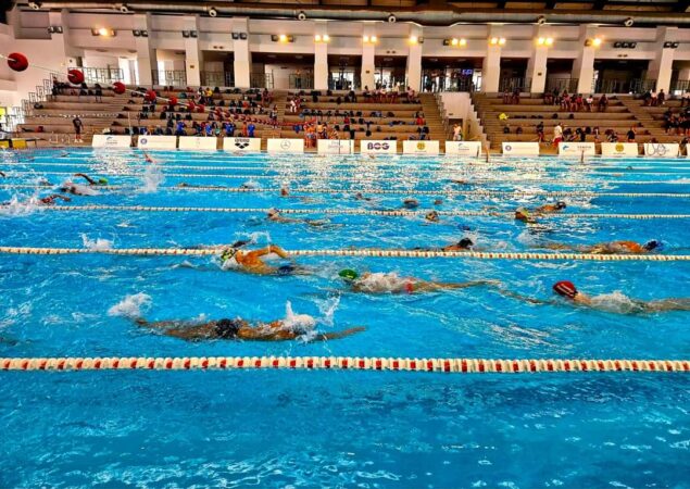 320 de tineri înotători vor concura în cadrul Campionatului Național de Cadeți la Târgoviște 320 de tineri înotători, cu vârste cuprinse între 12 și 13 ani, vor concura în cadrul Campionatului Național de Cadeți la Târgoviște.