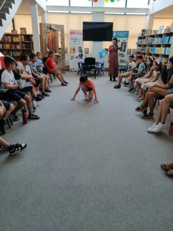 Jocurile copilăriei la Biblioteca Județeană „Ion Heliade Rădulescu ” Dâmbovița În cadrul programului "Vacanță la bibliotecă", Grupa 2 a avut parte de o zi plină de bucurie și creativitate pe data de 11 iulie 2024.