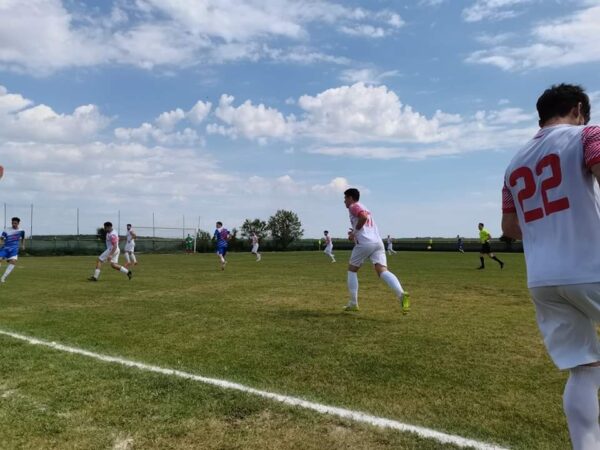 Două zile au mai rămas pentru înscrierile în sezonul fotbalistic 2024-2025 la Liga 4 Zece cluburi și-au depus documentația de înscriere pentru sezonul 2024/2025 la Liga 4, confirmând astfel interesul crescut pentru fotbalul local.