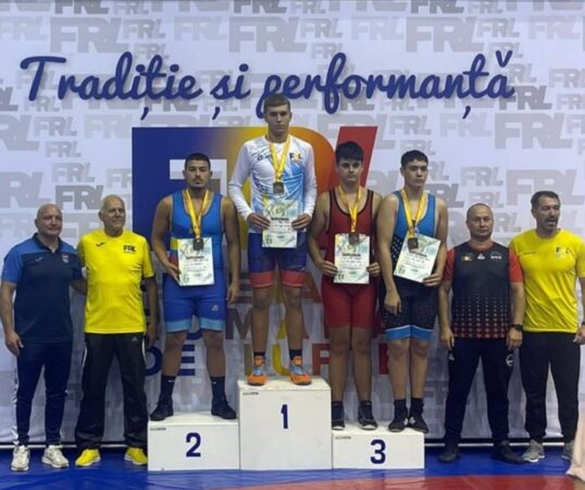 Luptătorul Marian Daniel Mihai de la CS Târgoviște, a câștigat medalia de argint la Campionatul Național de lupte U15 Tânărul luptător Marian Daniel Mihai, reprezentant al clubului CS Târgoviște, a obținut o nouă performanță remarcabilă în cadrul Campionatului Național