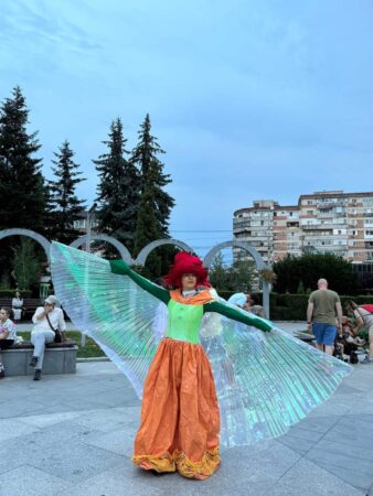 Hai la Festivalul „Mimesis Fest” 2024 în Piața „Mihai Viteazul” din Târgoviște Deschiderea spectaculoasă a celei de-a VIII-a ediții a Festivalului de teatru pentru copii, "Mimesis Fest" 2024, a fost marcată de o serie