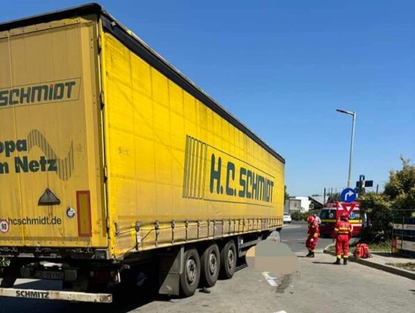 Tragedie: Un pieton a fost accidentat mortal de un TIR pe Calea București, în Târgoviște Tragedie: Un pieton a fost accidentat mortal de un TIR pe Calea București, în Târgoviște