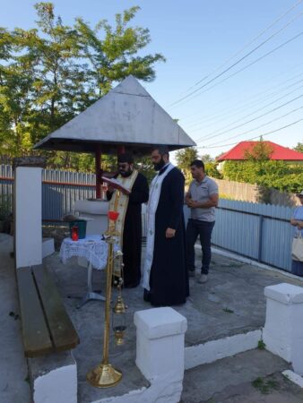 Patriarhia Română îndeamnă Eparhiile să oficieze rugăciuni pentru ploaie În contextul actual al secetei care afectează agricultura și alte domenii de activitate, Patriarhia Română adresează un îndemn părintesc către toate