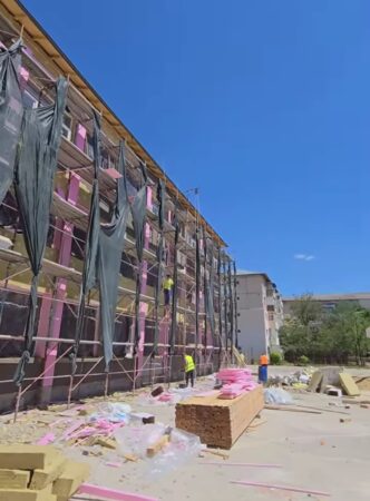 Continuă primele lucrări de anvergură care au vizat vreodată Școala Gimnazială „Grigore Alexandrescu”, unitate