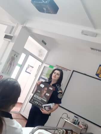 Campania ”Scuzele nu schimbă realitatea” este desfășurată și de polițiștii dâmbovițeni În cadrul campaniei naționale ”Scuzele nu schimbă realitatea”, polițiștii din cadrul Compartimentului de Analiză și Prevenire a Criminalității Dâmbovița