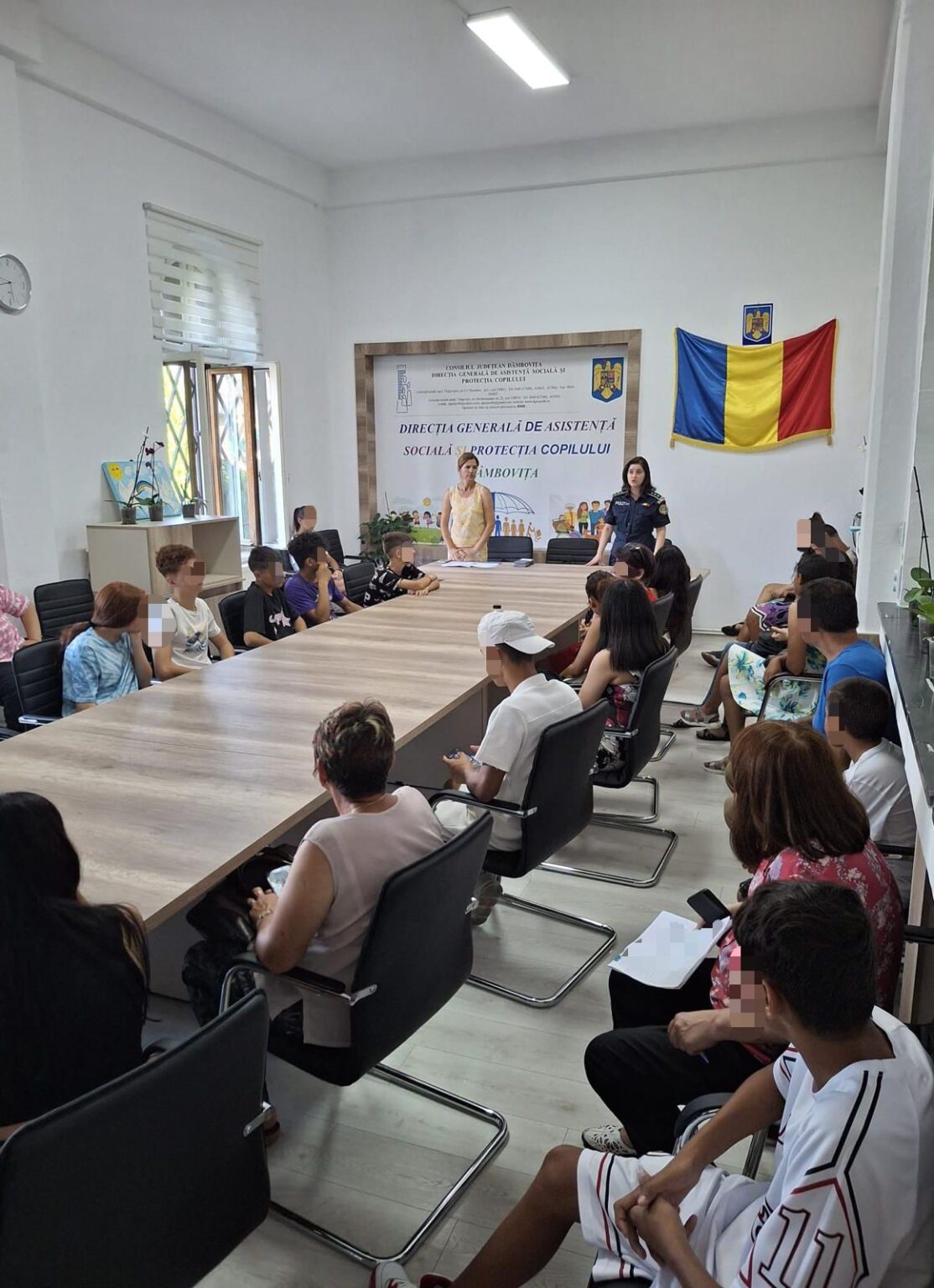 Prevenirea traficului de persoane la nivelul județului Dâmbovița În perioada 15-17 iulie a.c., polițiștii din cadrul Compartimentului de Analiză și Prevenire a Criminalității, în parteneriat cu Agenția Națională Împotriva