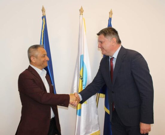 Universitatea „Valahia” din Târgoviște a primit vizita delegației Institutului EMI din Turcia Universitatea „Valahia” din Târgoviște a primit vizita delegației Institutului EMI din Republica Turcia, la sediul Rectoratului, din Campusul universitar.