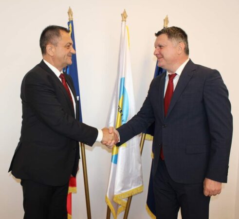 Universitatea „Valahia” din Târgoviște și Uzina de Produse Speciale Dragomirești S.A. au semnat un acord de parteneriat, ce vizează