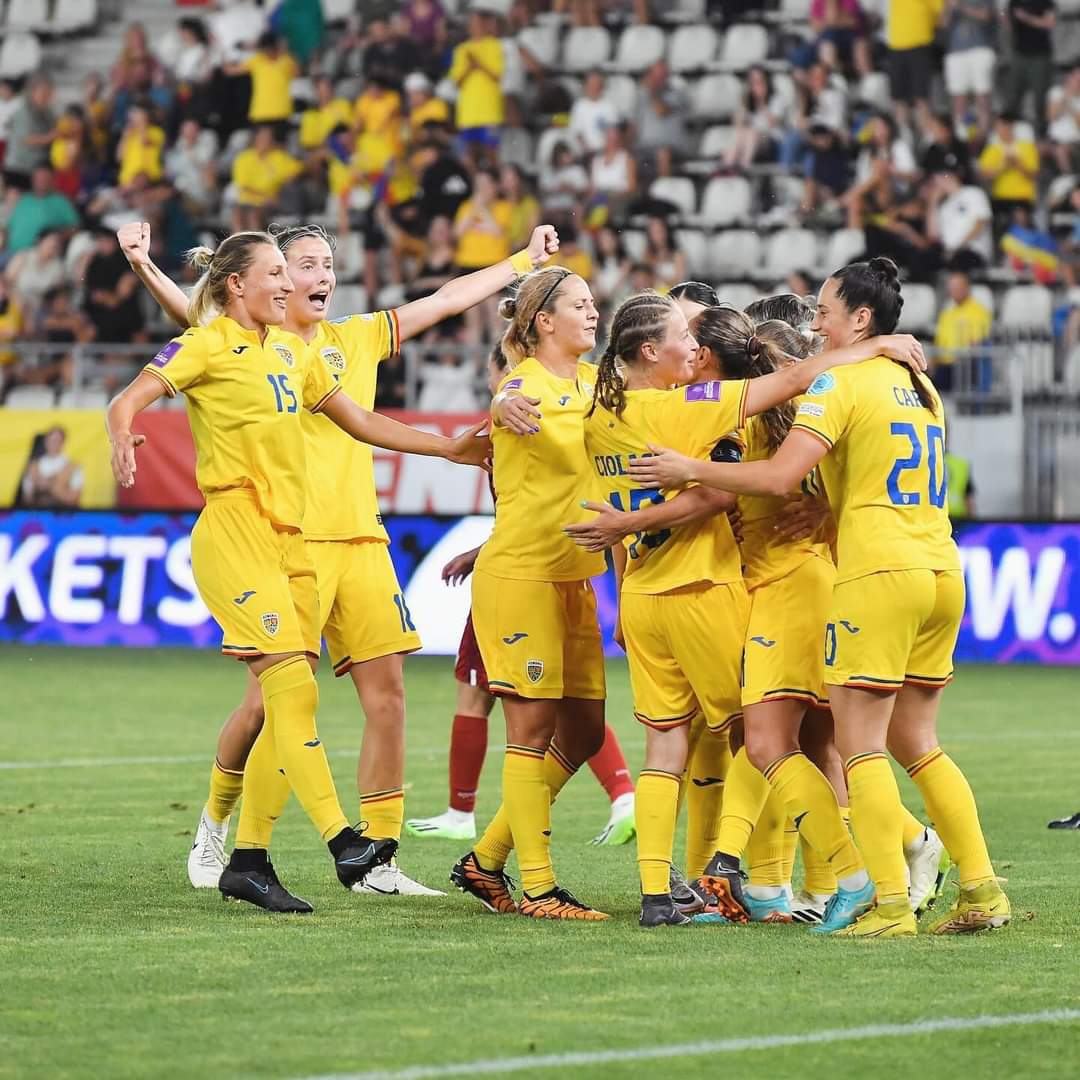 Naționala feminină de fotbal încheie Grupa C cu victorii pe linie - 6 din 6 - și cu un singur gol primit, obținând calificarea în play-off-ul Campionatului European