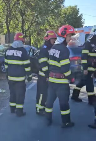 Coliziune pe DN 71 Târgoviște-Sinaia, o șoferiță a fost rănită Polițiștii din cadrul Poliției Orașului Fieni au fost sesizați cu privire la producerea unui accident rutier pe raza comunei Moroeni.