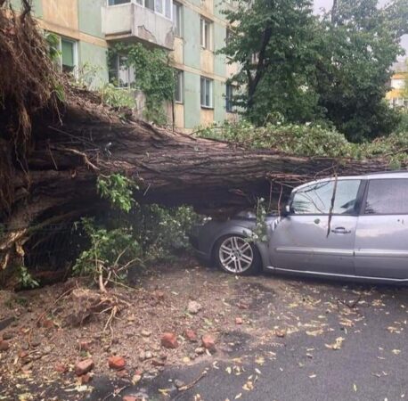 Avertizare meteo pentru județul Dâmbovița: Instabilitate atmosferică accentuată și fenomene severe așteptate.