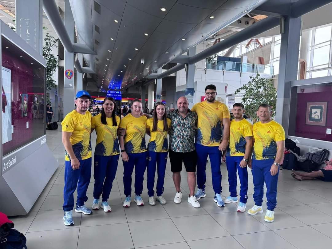 Ana Andreea Beatrice, Incze Kriszta, Cătălina Axente, Răzvan Arnăut, Alin Alexuc Ciurariu și antrenorii Stadnik Andrei și Petre Cărare