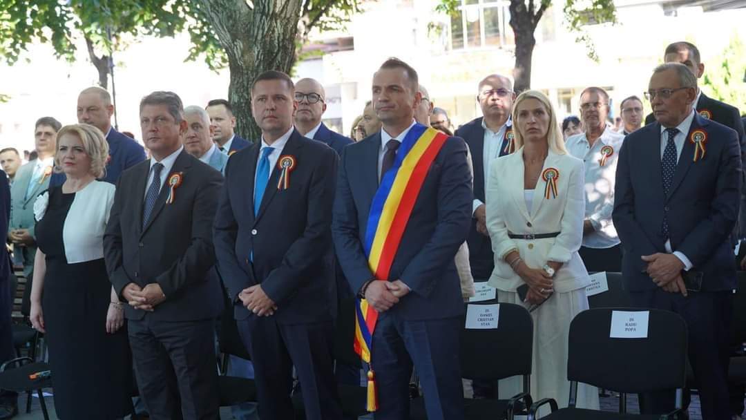 Municipiul Târgoviște a fost capitală a creștinătății de sărbătoarea Sfântului Ierarh Nifon.Mii de dâmbovițeni și oameni veniți din întreaga țară