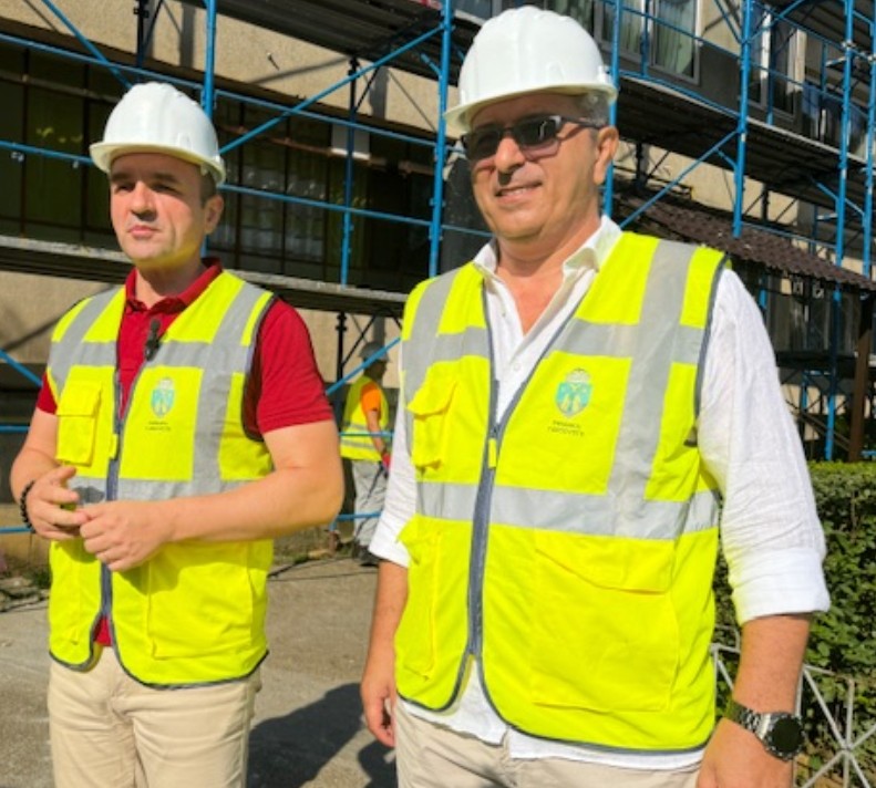 La Târgoviște, administrația locală are în plin proces de desfășurare cea mai importantă etapă de reabilitare termică a blocurilor de locuințe.