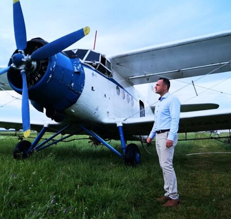 Acțiune de dezinsecție în Târgoviște pentru combaterea insectelor de disconfort Primăria Municipiului Târgovişte a anunțat că în perioada 19-23 august 2024 va avea loc o acțiune de dezinsecție prin pulverizare aeriană