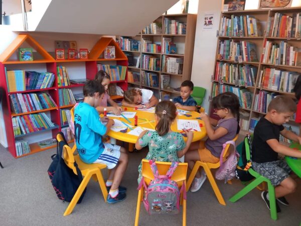 Ieri,  într-o atmosferă plină de bucurie și entuziasm, Filiala pentru Copii a Bibliotecii Județene ”I. H. Rădulescu” Dâmbovița a fost gazda unei vizite speciale.