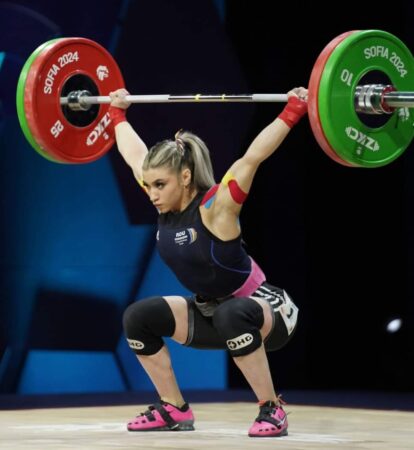 Mihaela Cambei, halterofilă română, obține argintul la Jocurile Olimpice 2024 Mihaela Cambei a obținut medalia de argint la Jocurile Olimpice 2024 , la categoria 49 kg în haltere, marcând o performanță