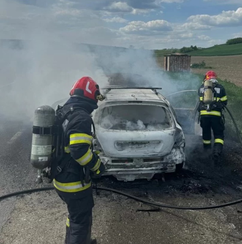 Pompierii au fost alertați cu privire la un incendiu izbucnit la un autoturism în localitatea Vișina. Garda de Intervenție Vișina a răspuns prompt