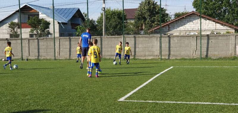 A crescut numărul de echipe înscrise la competiția Juniorilor U11 Competiția Juniorilor U11 din Dâmbovița a cunoscut o creștere semnificativă a numărului de echipe înscrise, reflectând un interes tot mai mare pentru fotbalul juvenil.