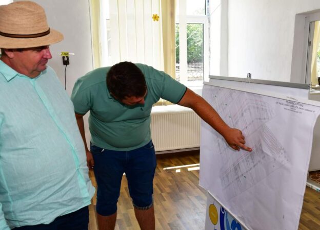 Programul de cadastrare gratuită dă rezultate remarcabile și în județul Dâmbovița Autoritățile din România au anunțat ca au fost eliberate gratuit peste 7 milioane de cărți funciare pentru cetățeni, în cadrul unui efort amplu