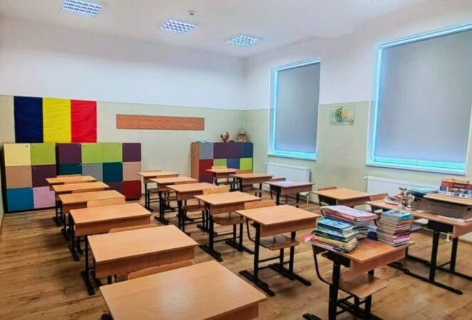 Schimbări majore în noul an școlar: Elevii vor primi note la purtare după fiecare modul Ministerul Educației anunță schimbări majore în sistemul de evaluare și funcționare a unităților de învățământ preuniversitar pentru anul școlar 2024-2025.