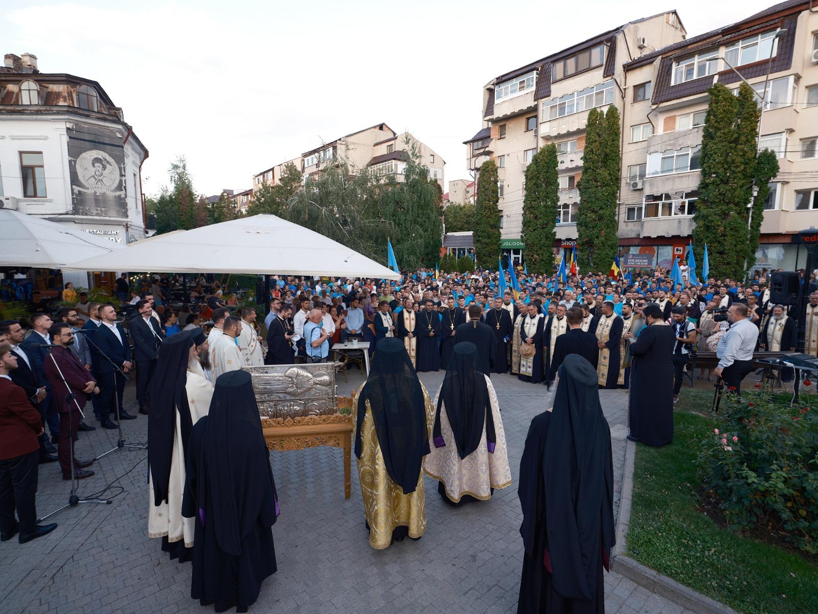 4.000 de tineri au participat sâmbătă, 10 august 2024, în fosta Cetate de Scaun munteană -Târgoviște, la deschiderea ceremoniilor dedicate