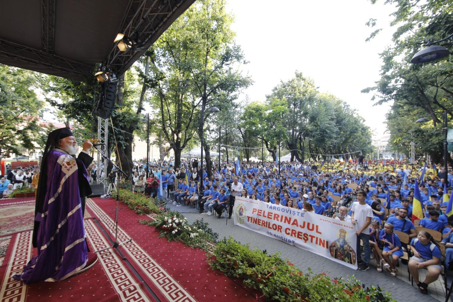 Perelinajul tinerilor a avut loc la Târgoviște cu prilejul sărbătorii Sfântului Ierarh Nifon 4.000 de tineri au participat sâmbătă, 10 august 2024, în fosta Cetate de Scaun munteană -Târgoviște, la deschiderea ceremoniilor dedicate
