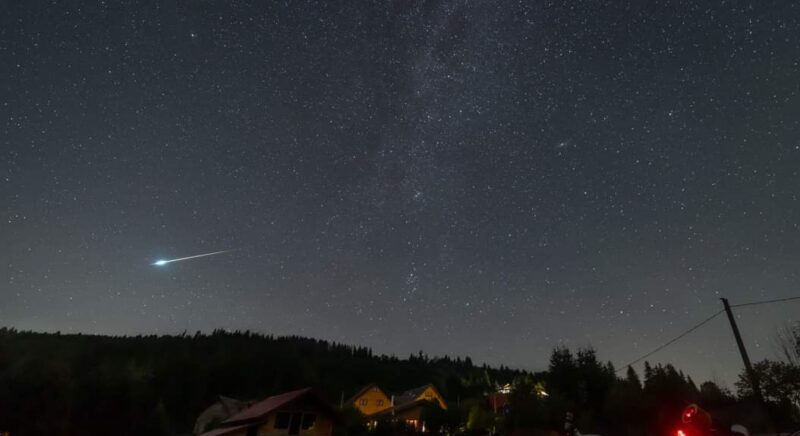 Nu uitați, Perseidele se văd cel mai bine în noaptea de 11 spre 12 august În noaptea de 11 spre 12 august, pasionații de frumusețea cerului vor avea ocazia să asiste la unul dintre cele mai spectaculoase evenimente astronomice ale anului