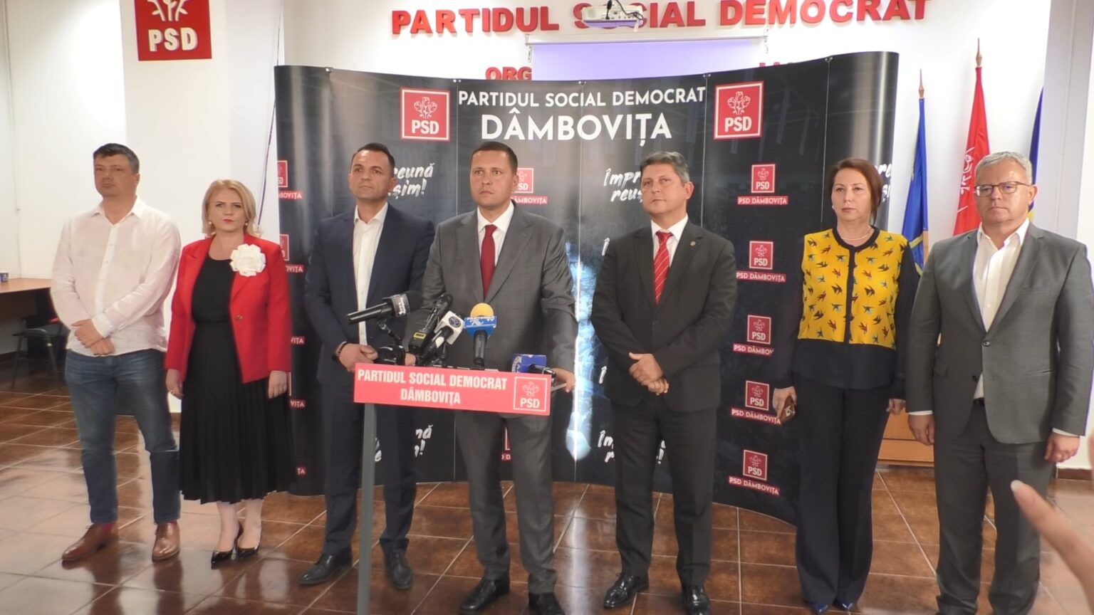 PSD Dâmbovița a intrat în febra pregătirii pentru alegerile parlamentare și prezidențiale PSD Dâmbovița și-a trasat obiective politice pentru Congresul PSD și desemnarea candidaților la alegerile parlamentare, în cadrul Conferinței Județene Extraordinare.