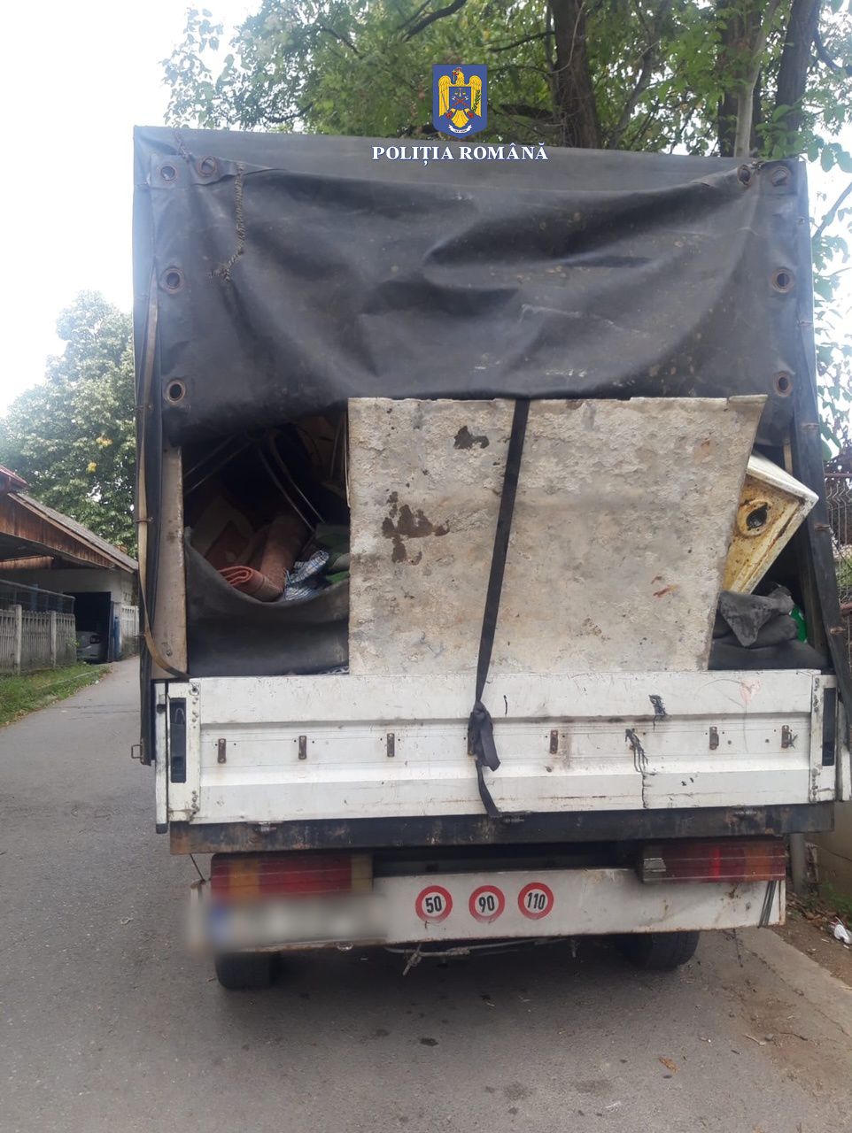 Polițiștii din cadrul Inspectoratului de Poliție Județean Dâmbovița au organizat o acțiune în domeniul protecției mediului și sănătății populației