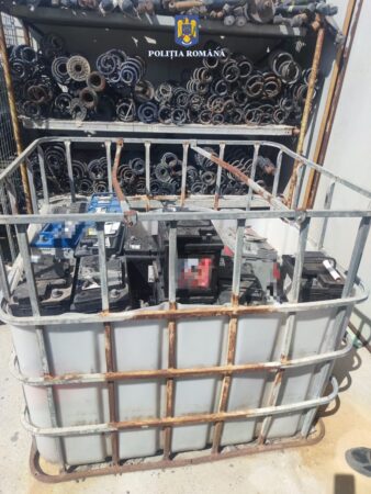 Razie în centrele de colectare deșeuri din tot județul Dâmbovița Polițiștii din cadrul Inspectoratului de Poliție Județean Dâmbovița au organizat o acțiune în domeniul protecției mediului și sănătății populației